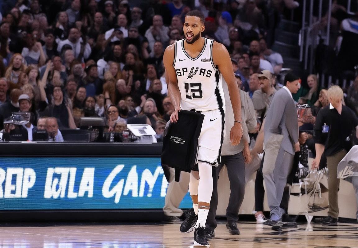 亚历山大率雷霆背靠背挑战马刺，文班亚马坐镇圣安东尼奥迎战俄克拉荷马